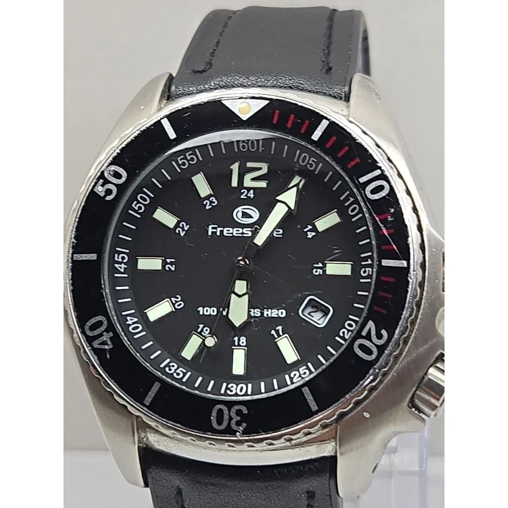 Freestyle Sand Tiger Mens Dive Watch 100M Black Dial Mineral Crystal New Battery